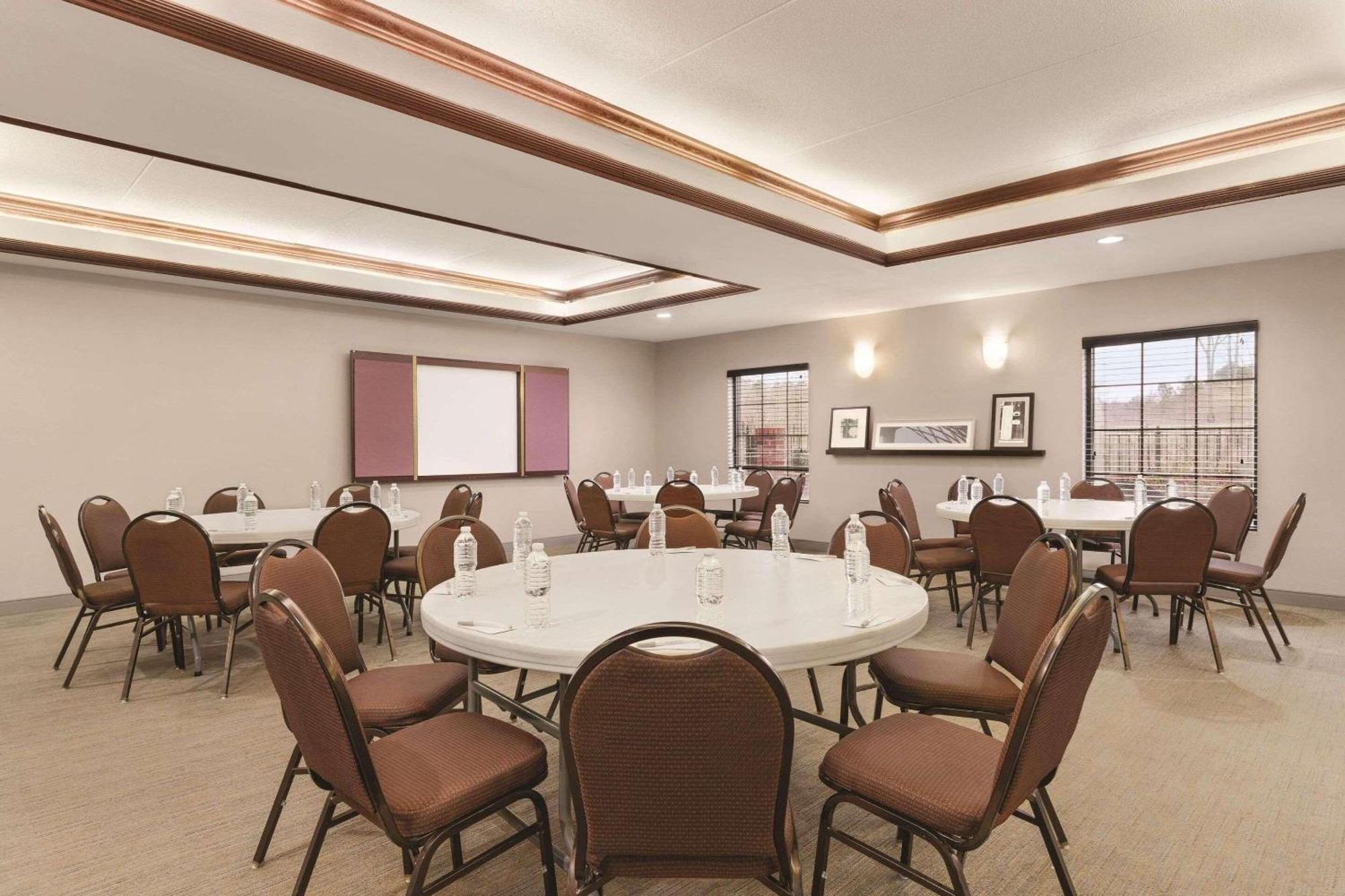 Country Inn & Suites By Radisson, Griffin, Ga Экстерьер фото