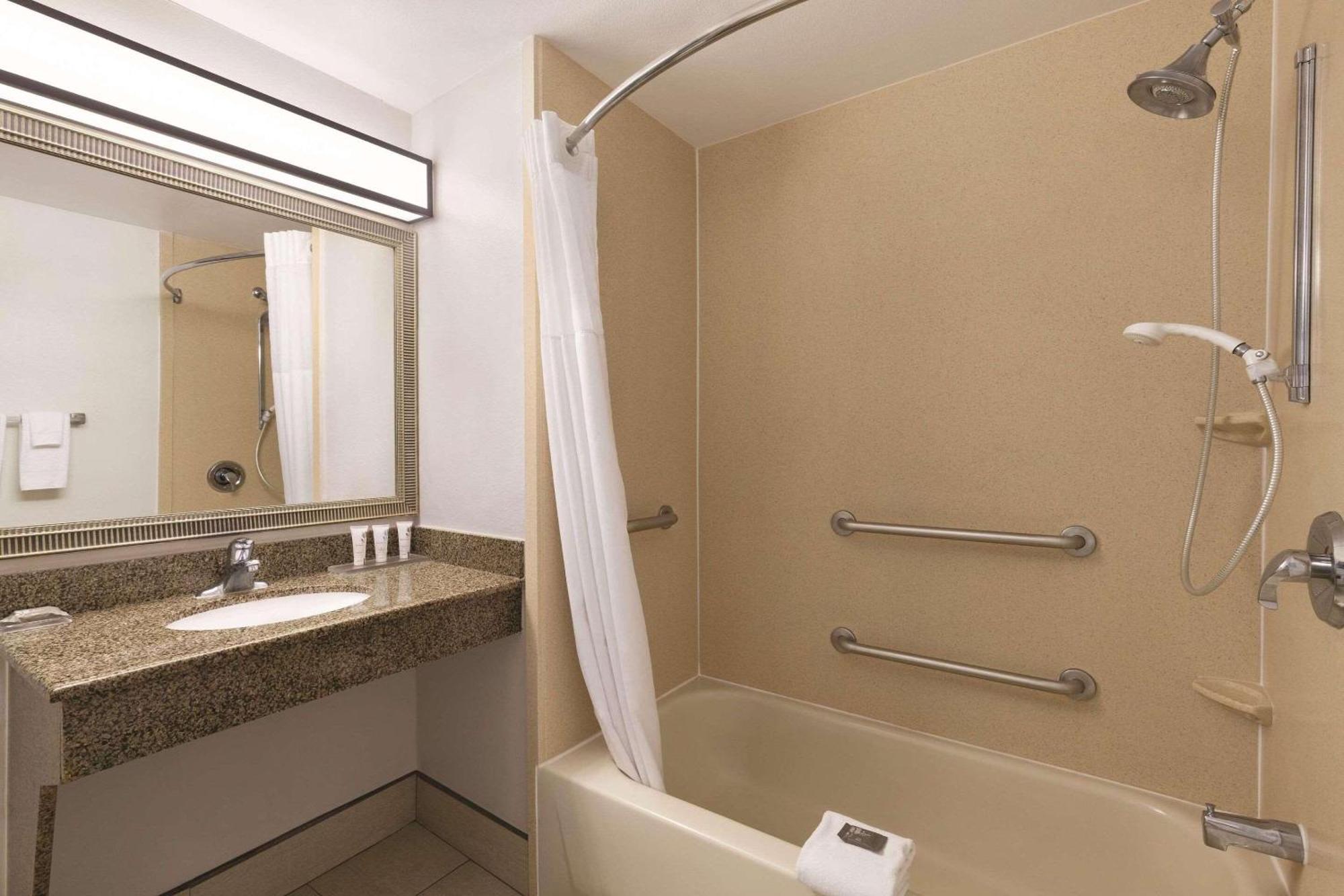 Country Inn & Suites By Radisson, Griffin, Ga Экстерьер фото